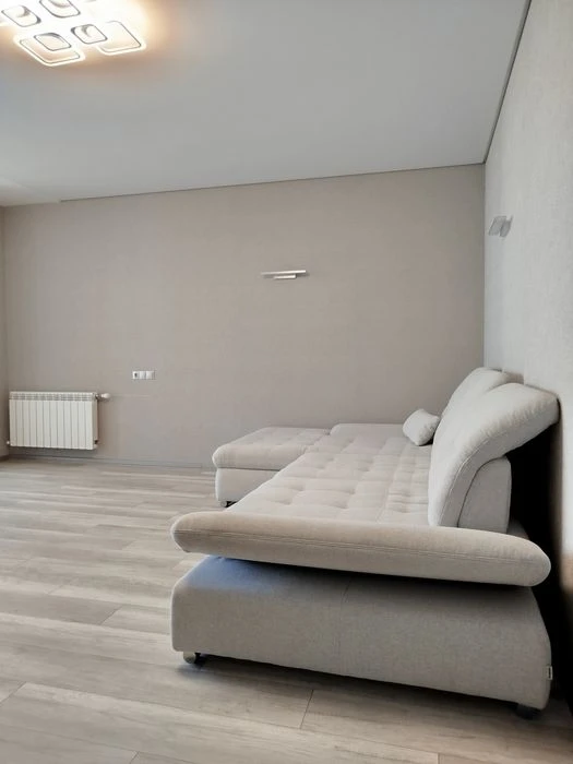 For sale 2-room apartment House on Zernovaya 77.2m2