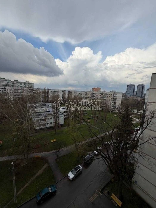Продається 1 к кв проспект Науки