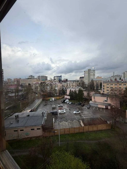 Продається 1 к кв проспект Науки