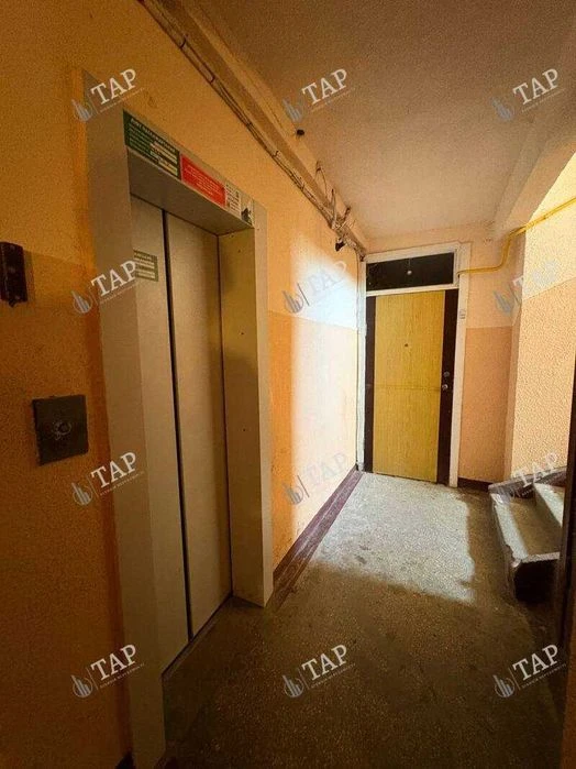 No commission for the buyer. Selling a real 1-room apartment