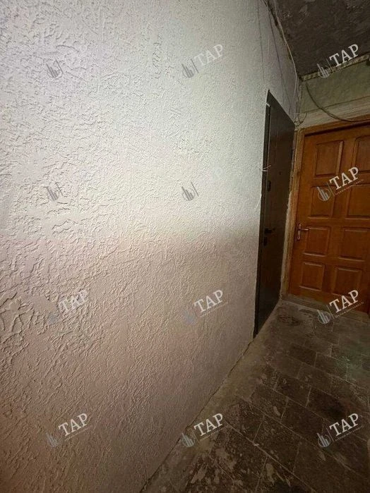 No commission for the buyer. Selling a real 1-room apartment