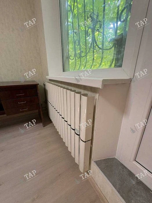 No commission for the buyer. Selling a real 1-room apartment