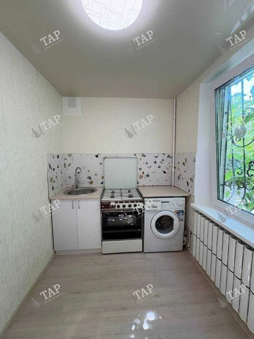 No commission for the buyer. Selling a real 1-room apartment