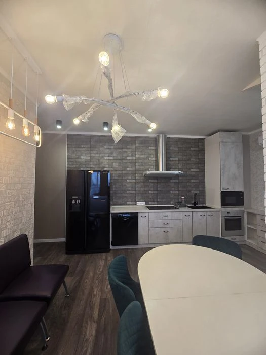 Selling a 3-room apartment in Osnovyansky district.