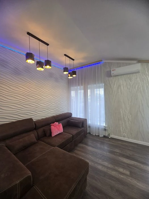 Selling a 3-room apartment in Osnovyansky district.
