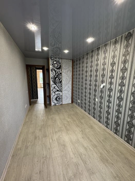 Продам 3х комнатную квартиру ХТЗ Масельського Олександрівськ