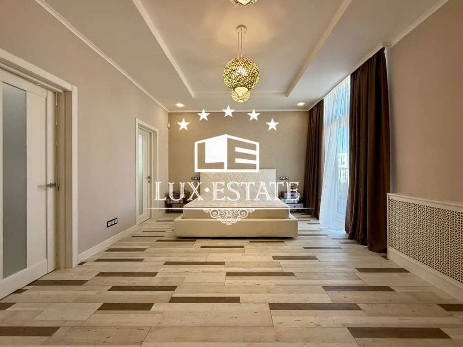 Продажа 4-комнатной квартиры в новострое ЖК "Ультра" Бот. Са