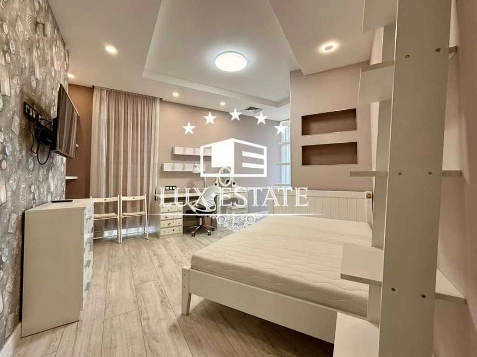 Продажа 4-комнатной квартиры в новострое ЖК "Ультра" Бот. Са