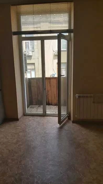 D1C Продам 2х этажную 5 ти комнатную квартиру в Центре, пер.