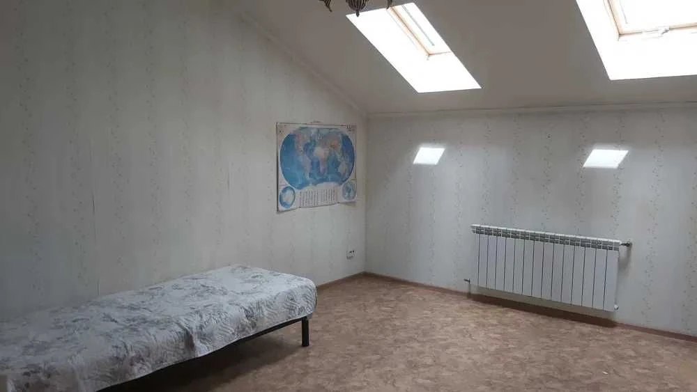 D1C Продам 2х этажную 5 ти комнатную квартиру в Центре, пер.