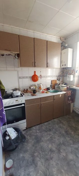 Продам 3-к.квартиру на Залютино.