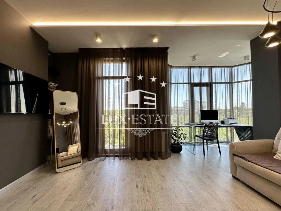 Продажа авторской 5-комнатной квартиры в ЖК "Белый Слон"