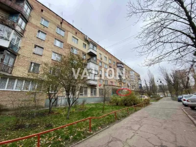 Нежитлове приміщення 49,8 кв.м вул. Мілютенка, 23а, м. Київ,