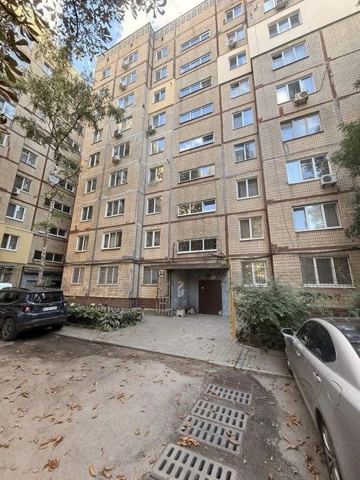 Продам 2к квартиру. Тополь 1 дом 16. Терра