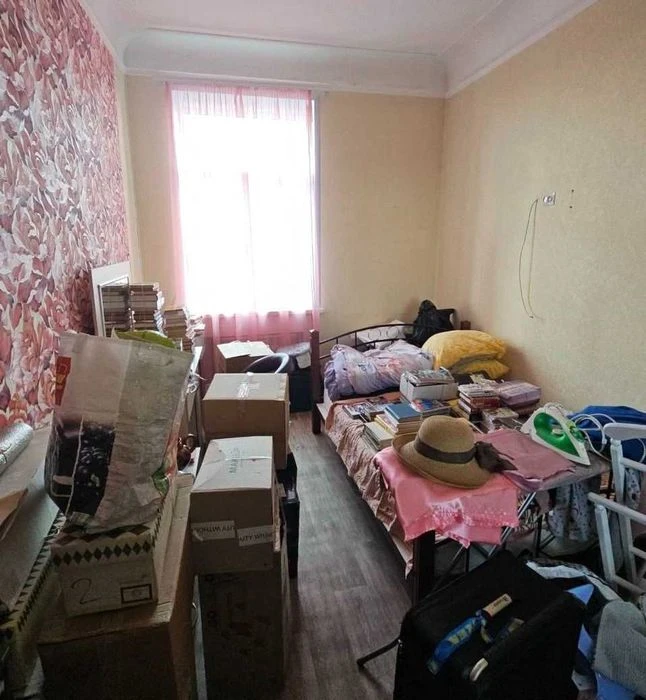 Продам 2-к квартиру (54м2), ремонтом + свое отопление / газ.