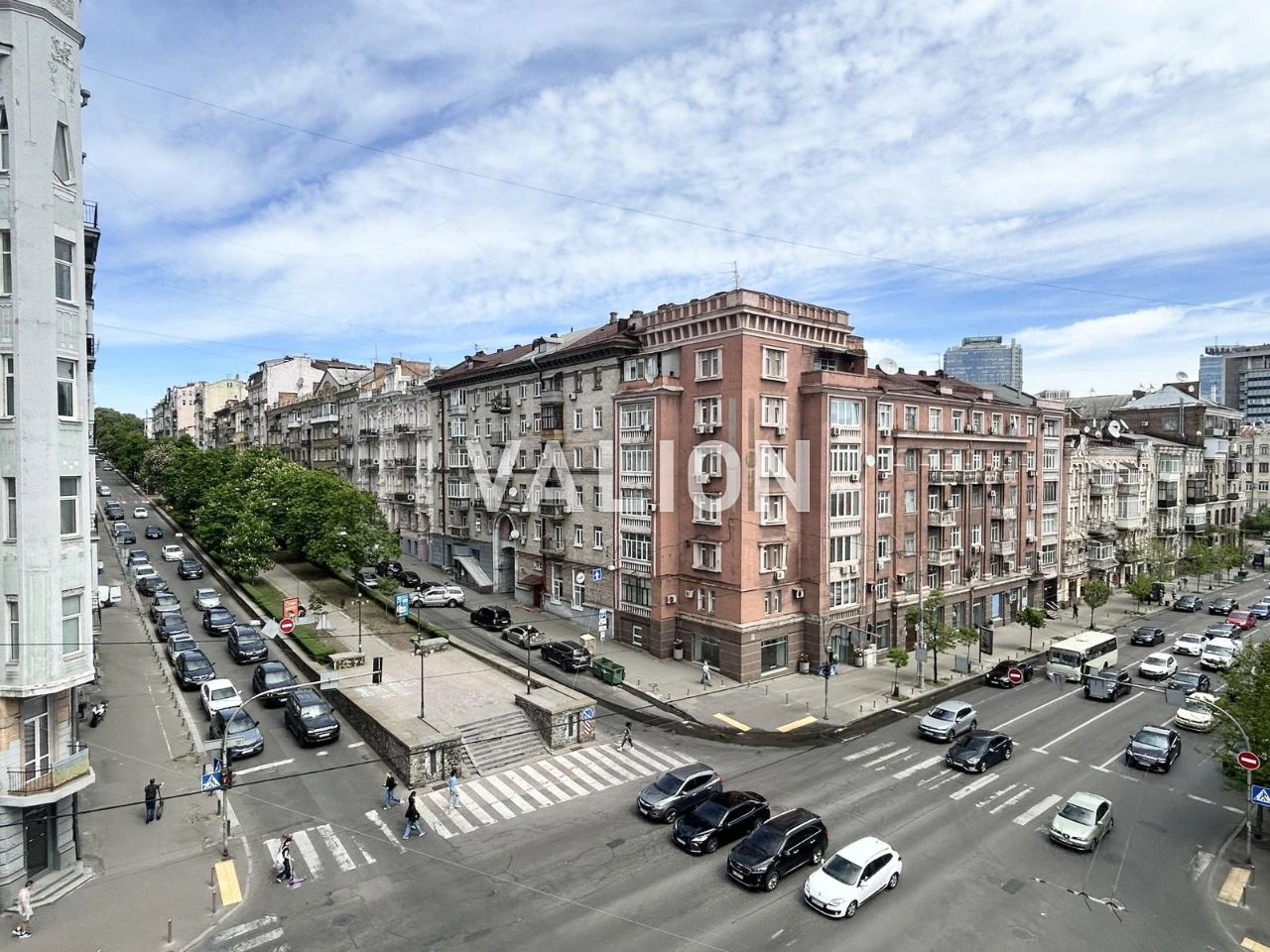 Sale, without%: 2-room apartment 49.1m2 in the royal house