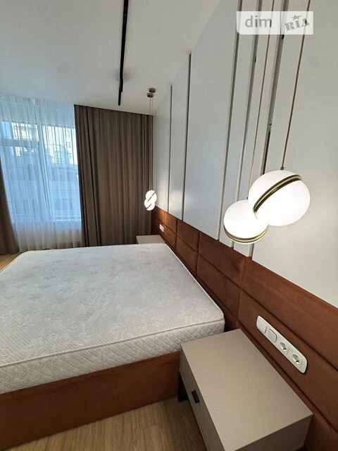 Продаж 5к квартири 190 кв. м на вул. Буслівська 12 • ID 3477