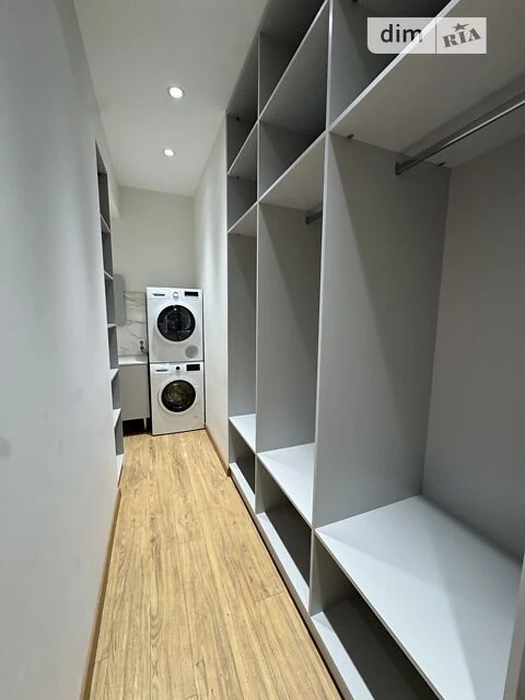 Продаж 5к квартири 190 кв. м на вул. Буслівська 12 • ID 3477
