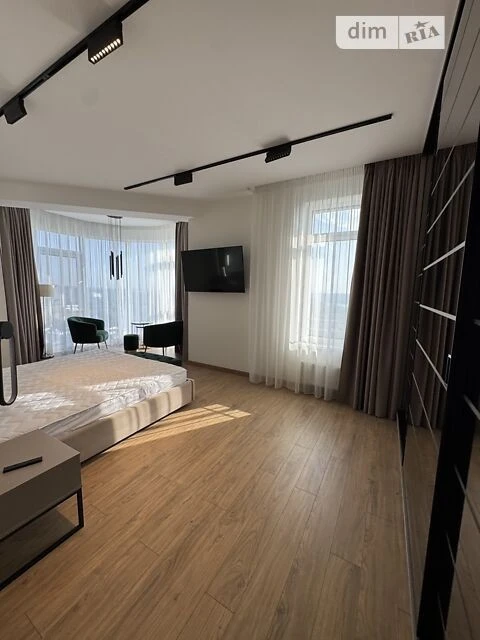Продаж 5к квартири 190 кв. м на вул. Буслівська 12 • ID 3477