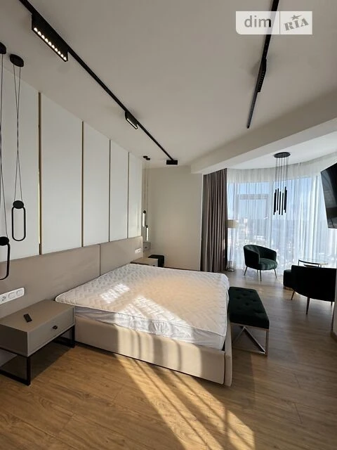 Продаж 5к квартири 190 кв. м на вул. Буслівська 12 • ID 3477