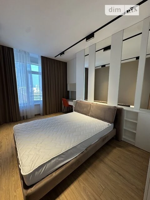 Продаж 5к квартири 190 кв. м на вул. Буслівська 12 • ID 3477