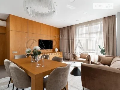 Продаж 3к квартири 121 кв. м на вул. Андрія Верхогляда 11 •