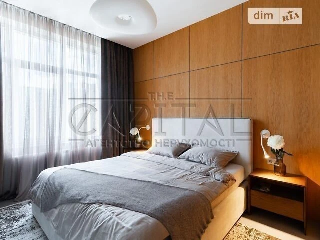 Продаж 3к квартири 121 кв. м на вул. Андрія Верхогляда 11 •