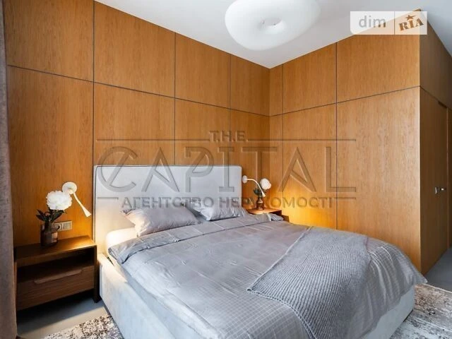 Продаж 3к квартири 121 кв. м на вул. Андрія Верхогляда 11 •