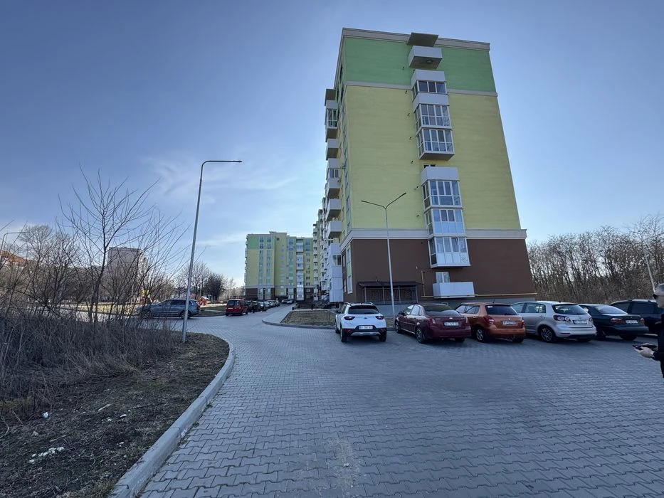 Продаж дворівневої квартири в новобудові,  на вулиці Джохара