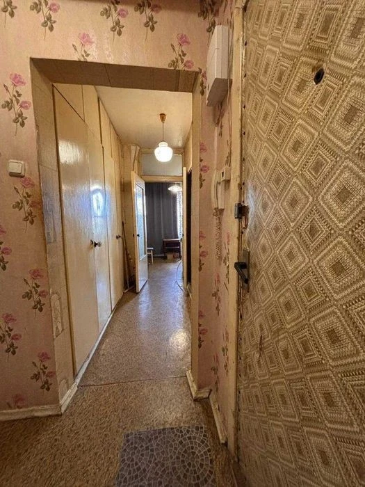 Продаж 3к квартири м. Харківська, пр Бажана.