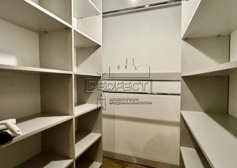 Продаж 2к квартири Якуба Коласа 5