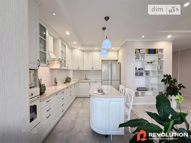 Продаж 3к квартири 106 кв. м на вул. Ревуцького 7В • ID 3477