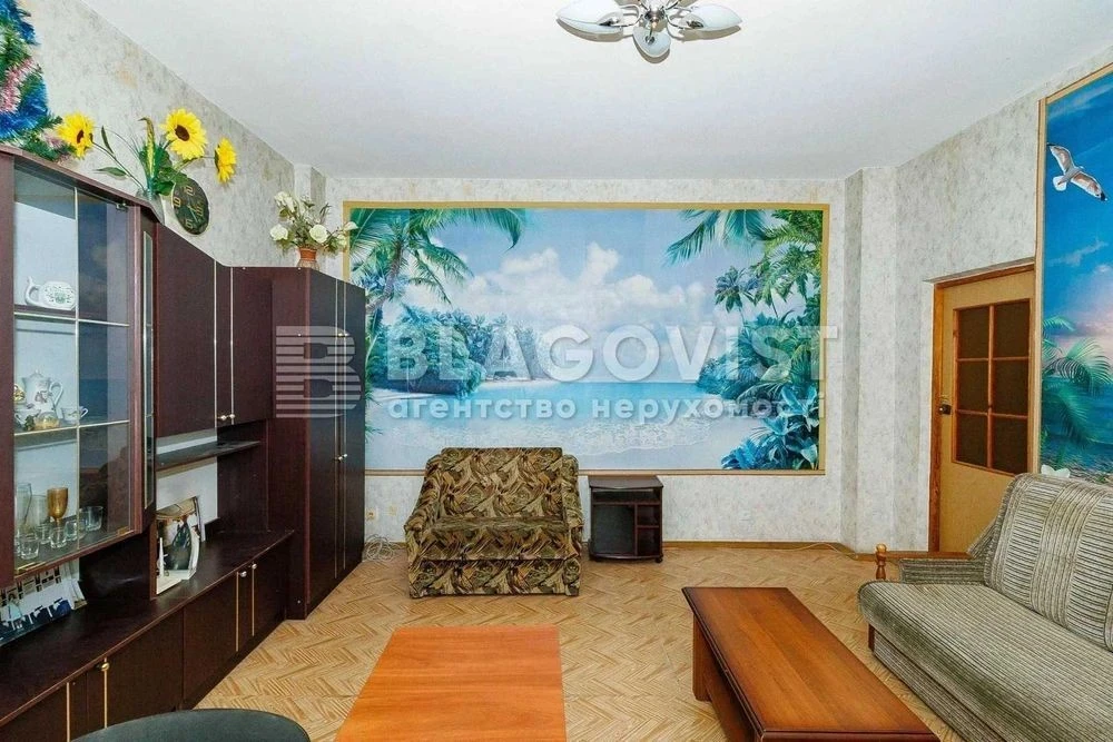 Продається 2 кімнатна квартира метро Осокорки, вулиця Княжий
