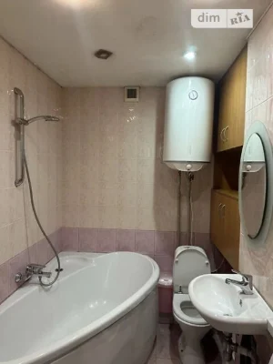 Продаж 2к квартири 45 кв. м на просп. Берестейський 70 • ID