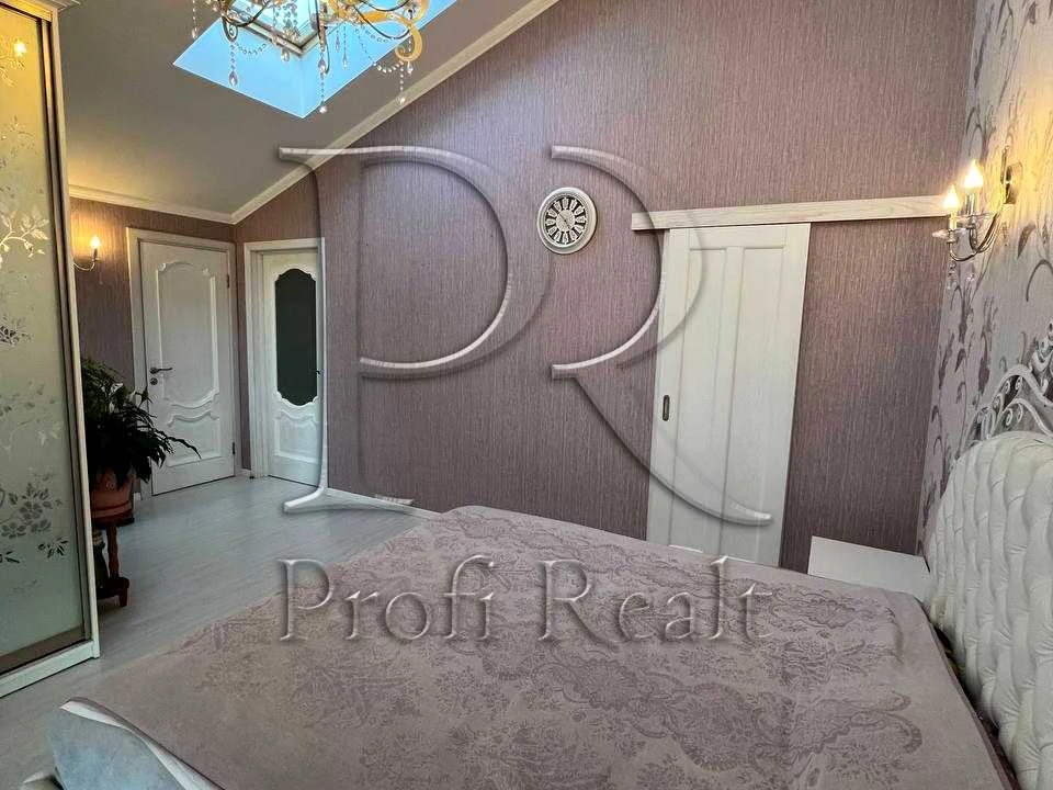 Квартира. Київ, Регенераторна вул., 4 к