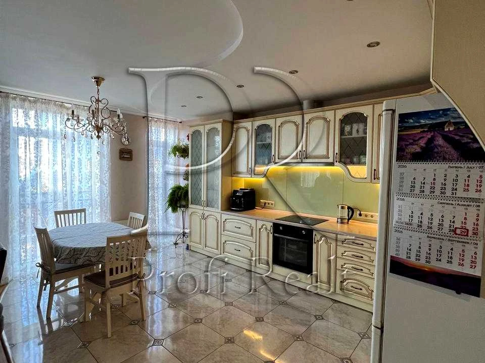 Квартира. Київ, Регенераторна вул., 4 к