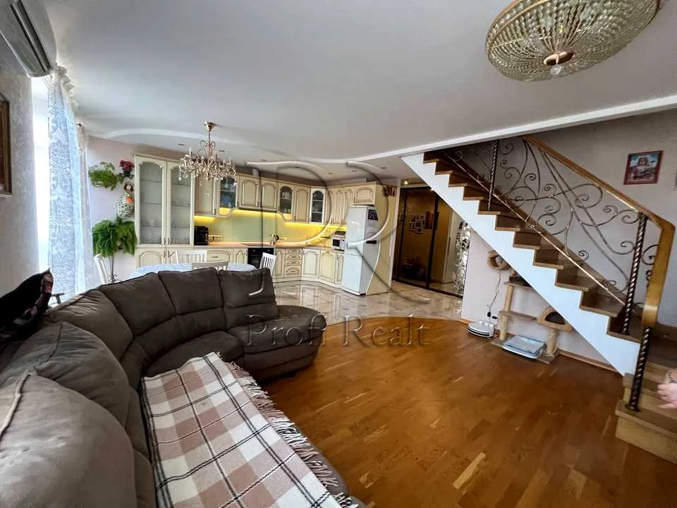 Квартира. Київ, Регенераторна вул., 4 к