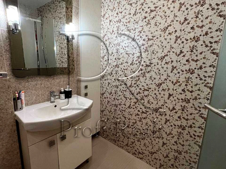 Квартира. Київ, Регенераторна вул., 4 к