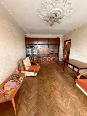 2-кімнатна квартира на Теремках-2 біля скверу та метро