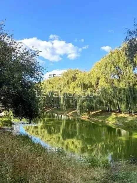 2-кімнатна квартира на Теремках-2 біля скверу та метро