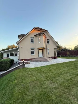 Оренда будинку 4256 м², Валерія Лобановського просп.