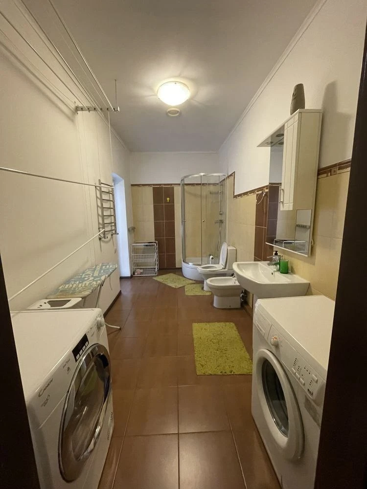 Оренда котеджу 220 м², Новорічна вул.