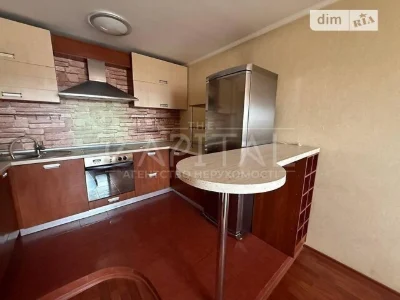 For sale 2-room apartment 72 sq. m. on Sviatoshynska Square 1 • ID 34699