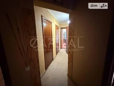For sale 2-room apartment 72 sq. m. on Sviatoshynska Square 1 • ID 34699