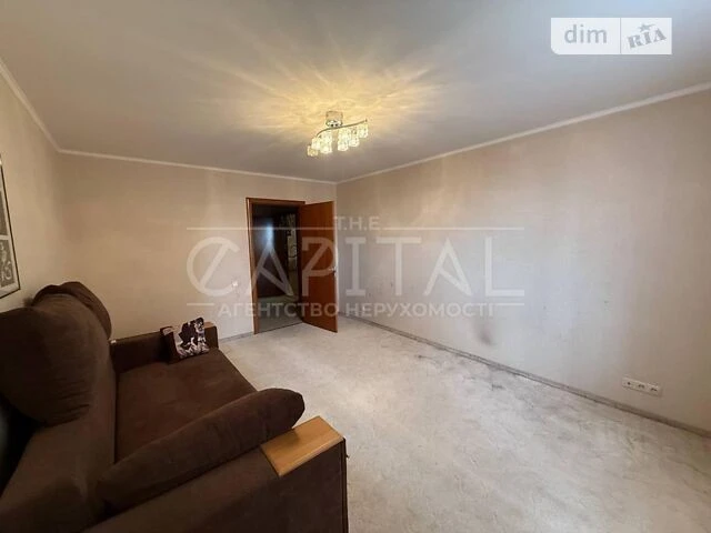 For sale 2-room apartment 72 sq. m. on Sviatoshynska Square 1 • ID 34699