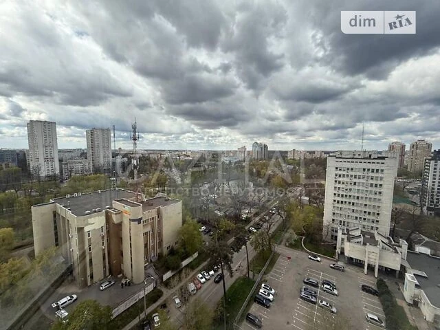 For sale 2-room apartment 72 sq. m. on Sviatoshynska Square 1 • ID 34699