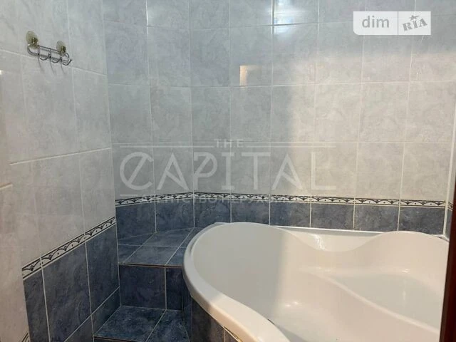 For sale 2-room apartment 72 sq. m. on Sviatoshynska Square 1 • ID 34699