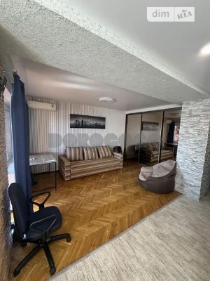 Продаж 1к квартири 29.3 кв. м на просп. Берестейський 12 • I