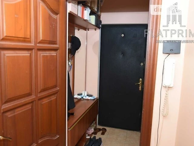 Продаж 3к квартири 75 кв. м на просп. Володимира Івасюка 25
