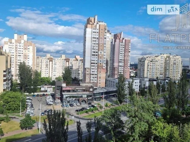 Продаж 3к квартири 75 кв. м на просп. Володимира Івасюка 25